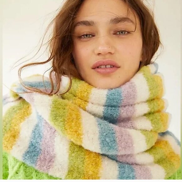 Free People Sky-High Carry On Scarf  Set - Picture 3 of 4